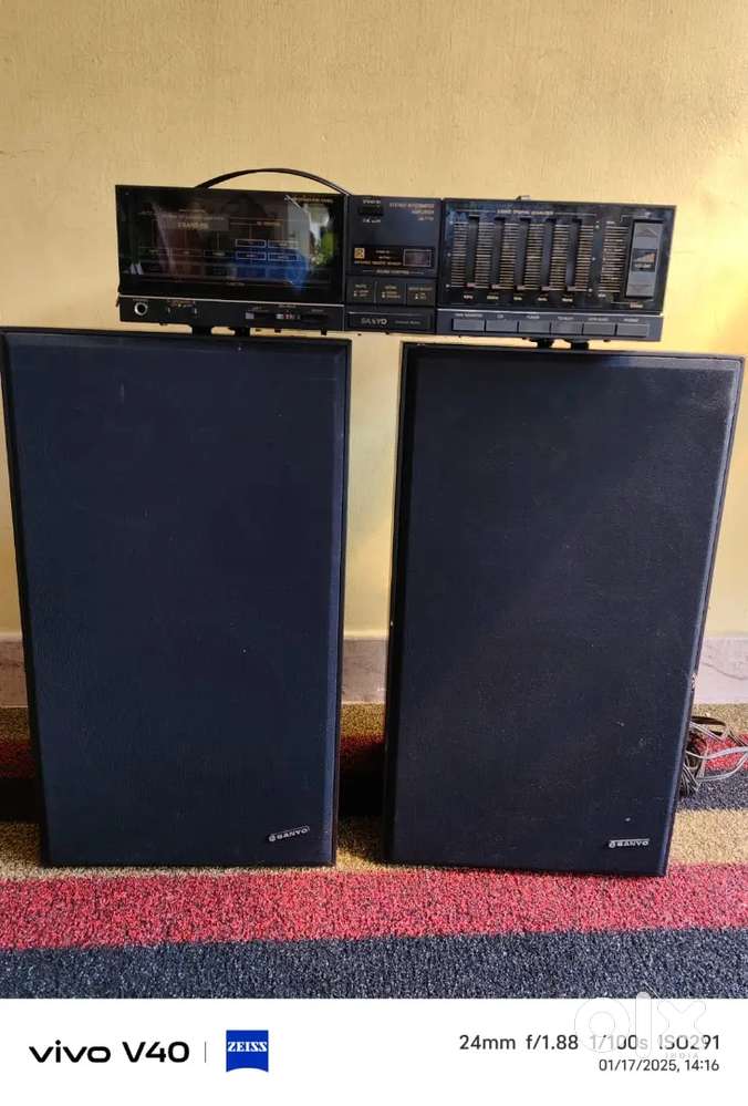Sanyo speakers and amplifier