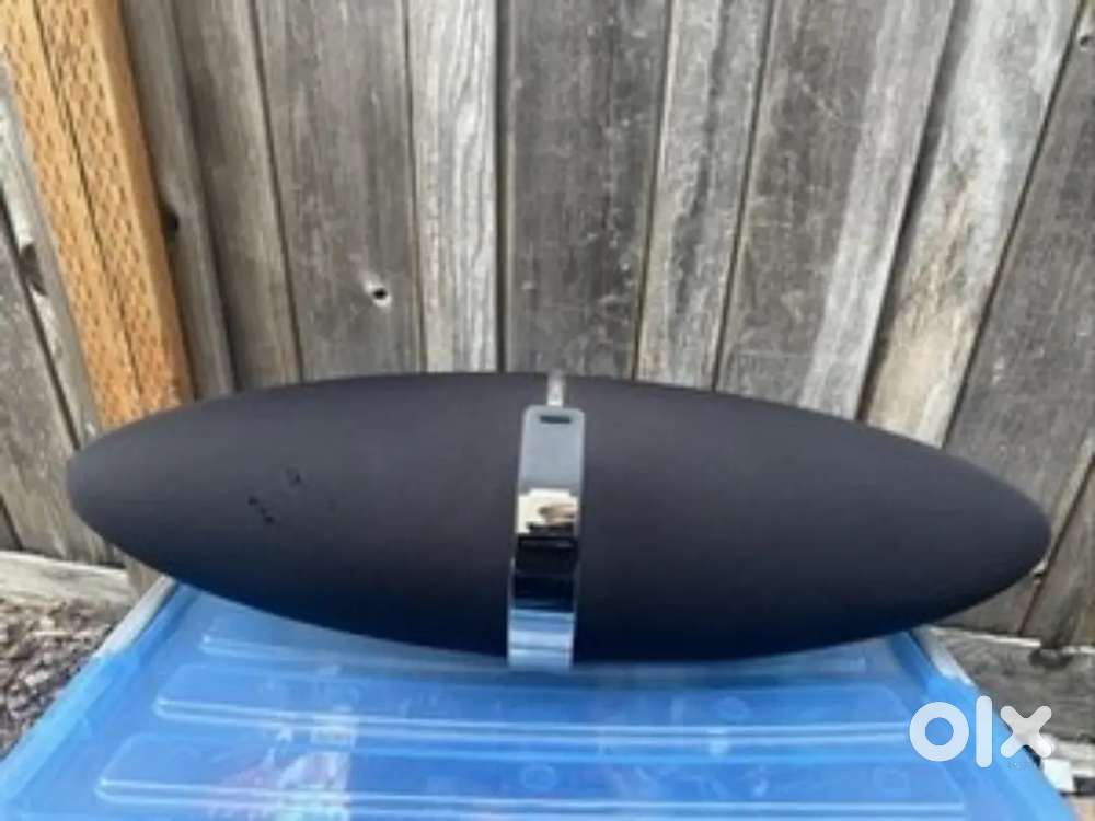 Bowers and Wilkins Zeppelin dock  speakers •