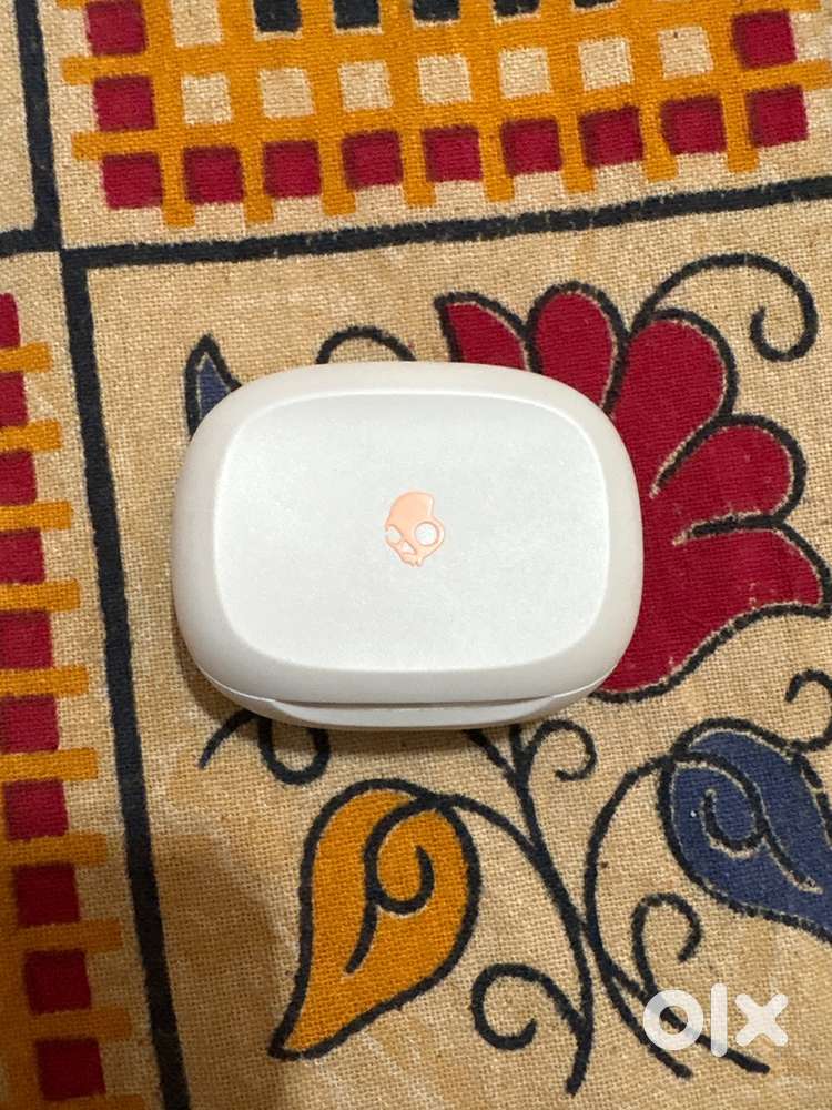 Skull candy smokin buds