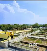 खुरदही मार्केट जलसा रिजॉर्ट से कुछ ही दूरी पर आउटर रिंग रोड से लगा हुआ