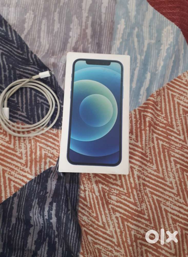 Iphone 12 128gbstorage phone is in good condition no straches on phone
