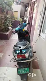 Hero electric scooty blue colour