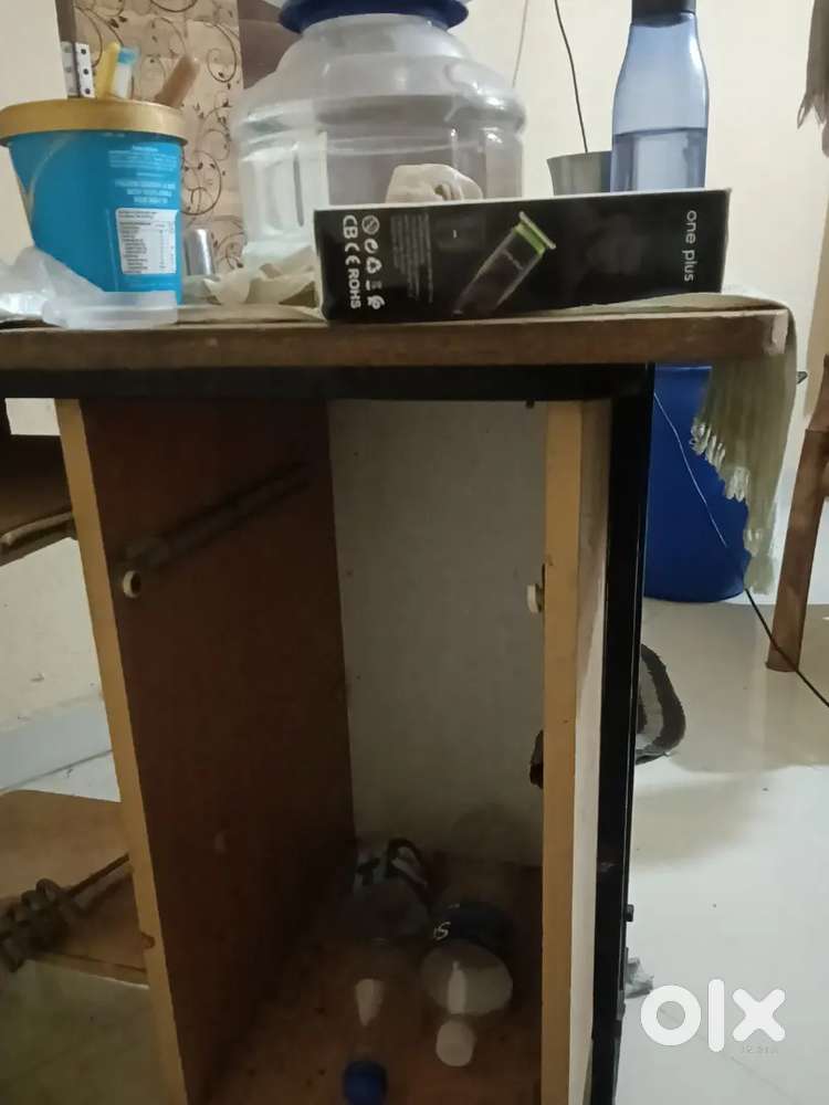Computer table computer desk, table Tape wrapped only to resist rust