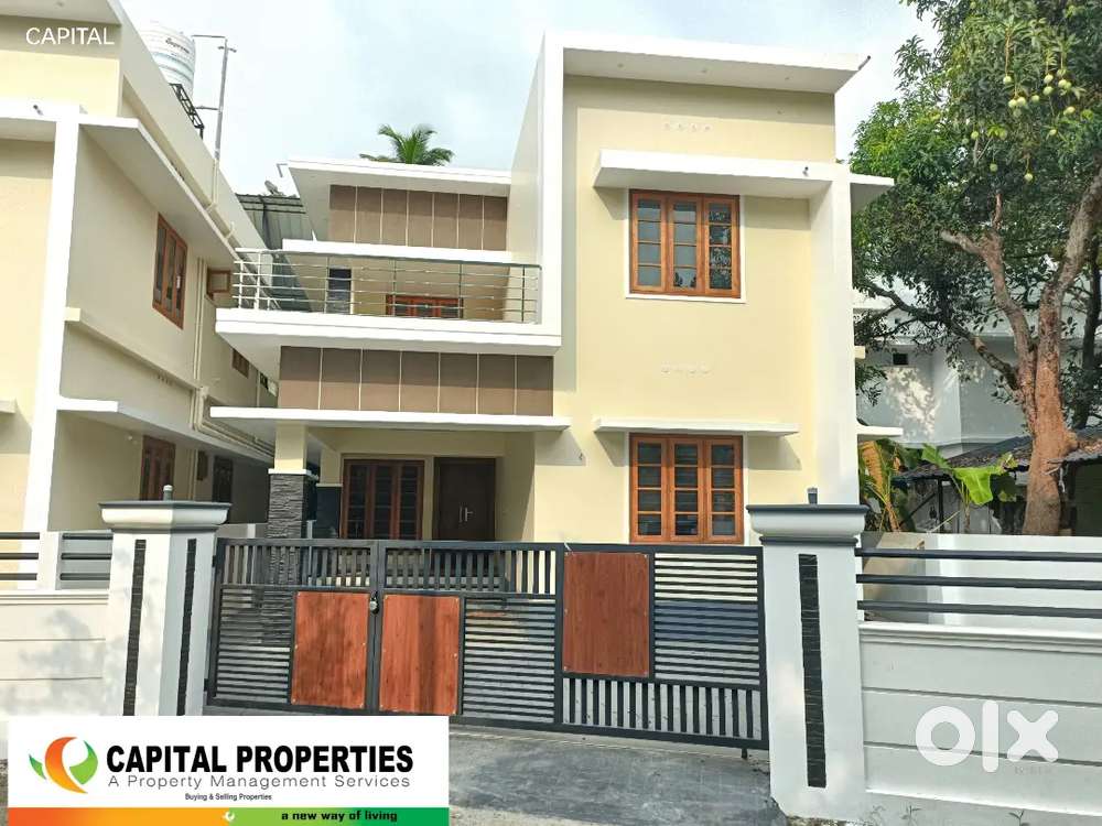 തൃപ്പൂണിത്തുറ - കരിങ്ങാച്ചിറ Jn (5.250 Cent - 4 BHK )- പുതിയ വീട്