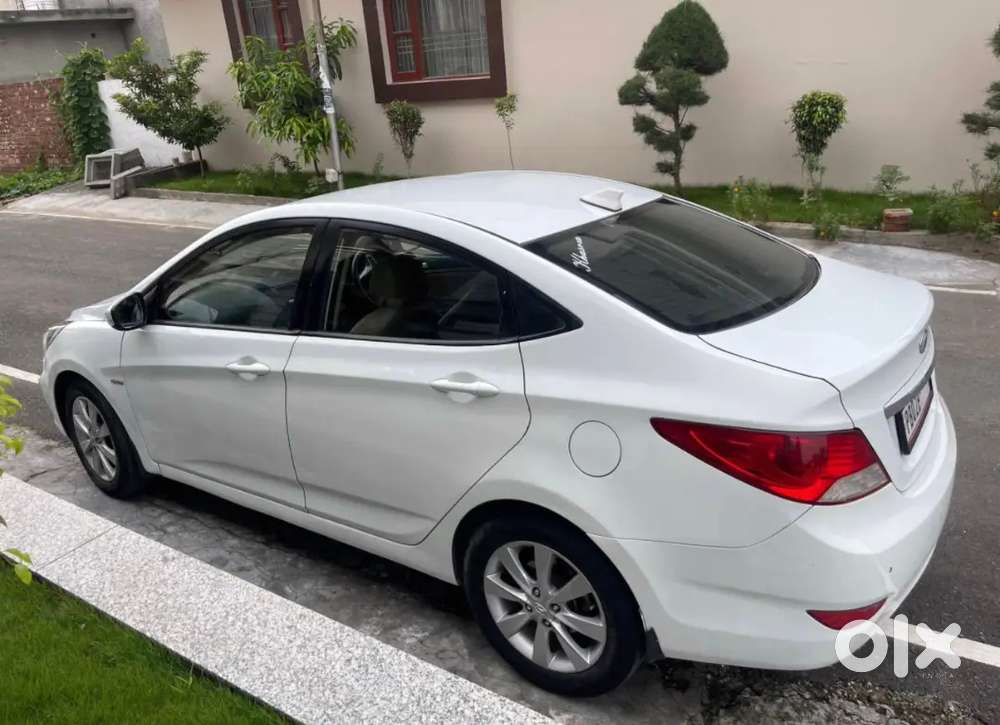 Hyundai Verna 2012