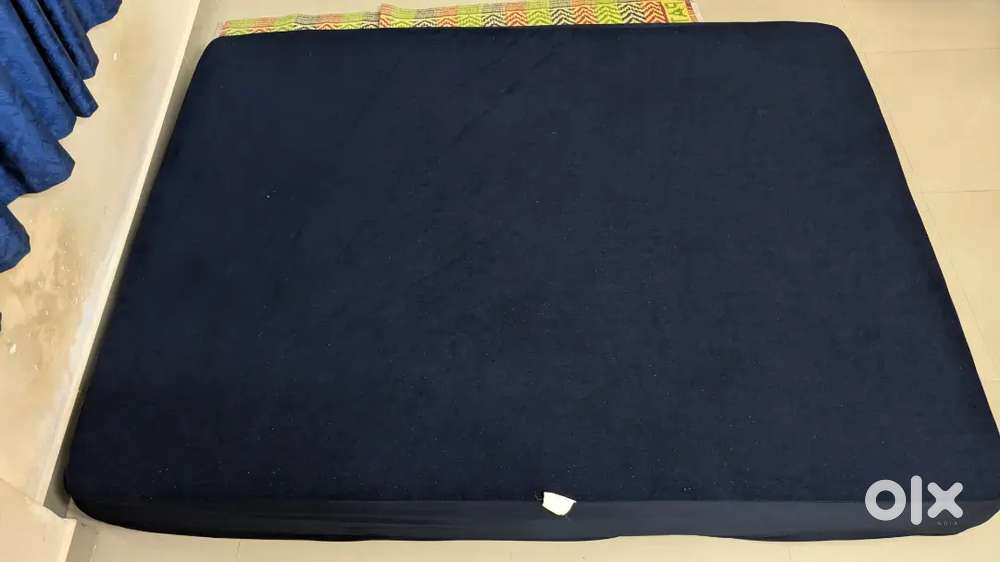Used queen size mattress for sale (with waterproof mattress cover)