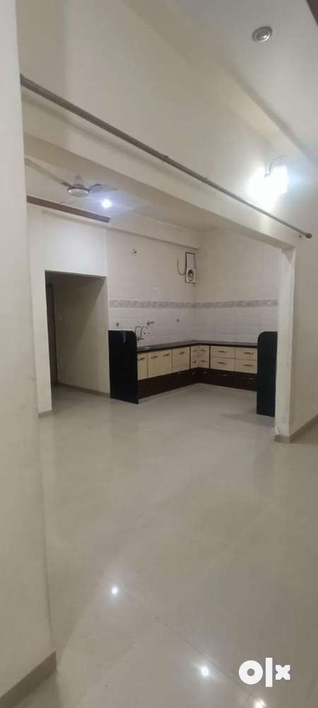 Flat for rent in manjalpur