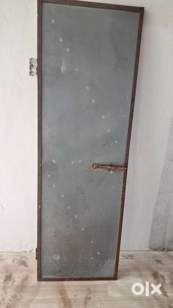 iron door લોખંડ નો દરવાજો