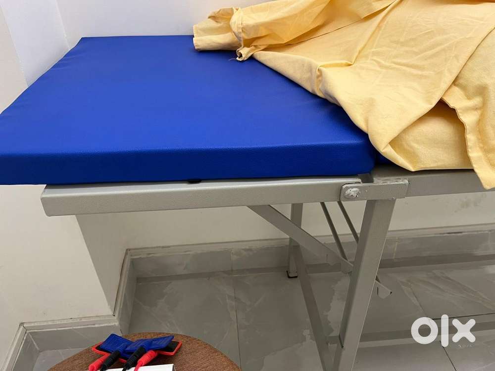Clinic couch/ bed