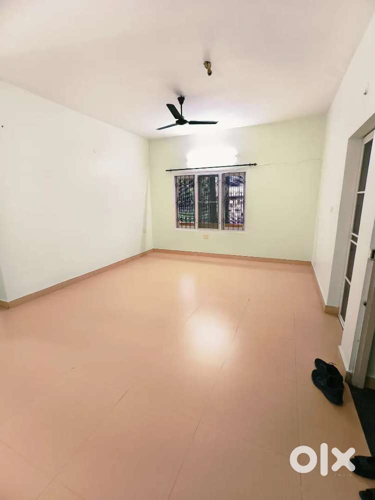 Family only :3Bhk 1st Floor House For Rent At Kakkanad Civil station