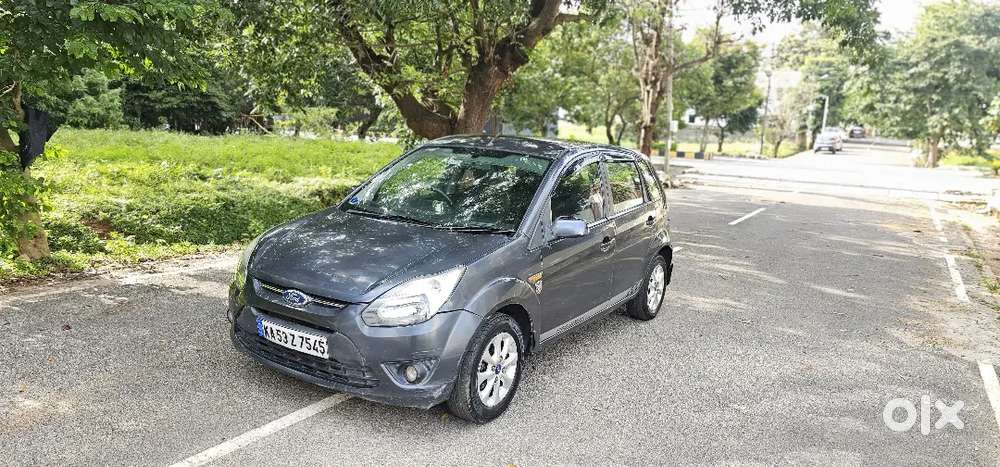 Ford Figo 2012 Diesel Titanium Airbags