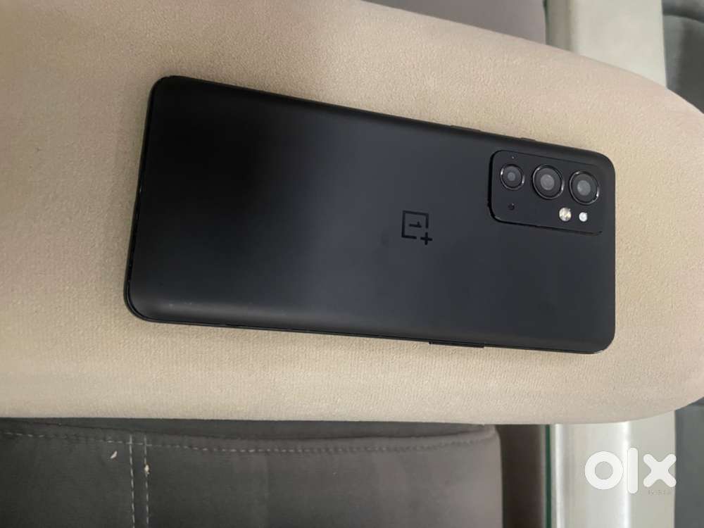 One plus 9rt RAM 8gb storage 128gb