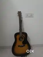 Yamaha F280 Accoustic Guitar