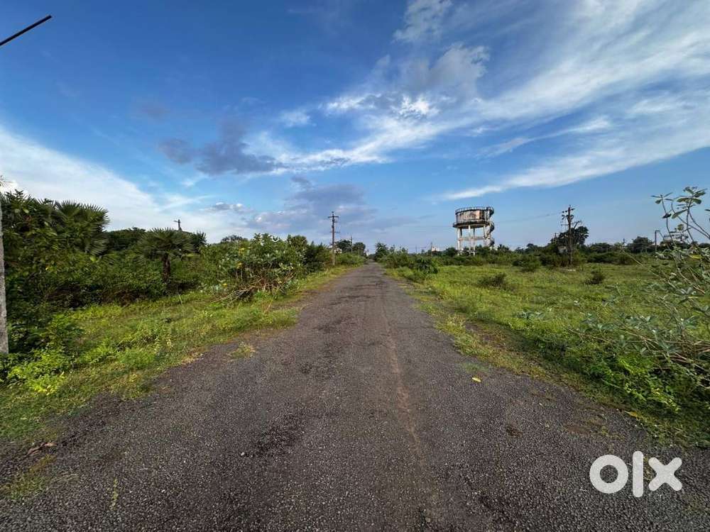 East facing plot of 240 yards for sale
