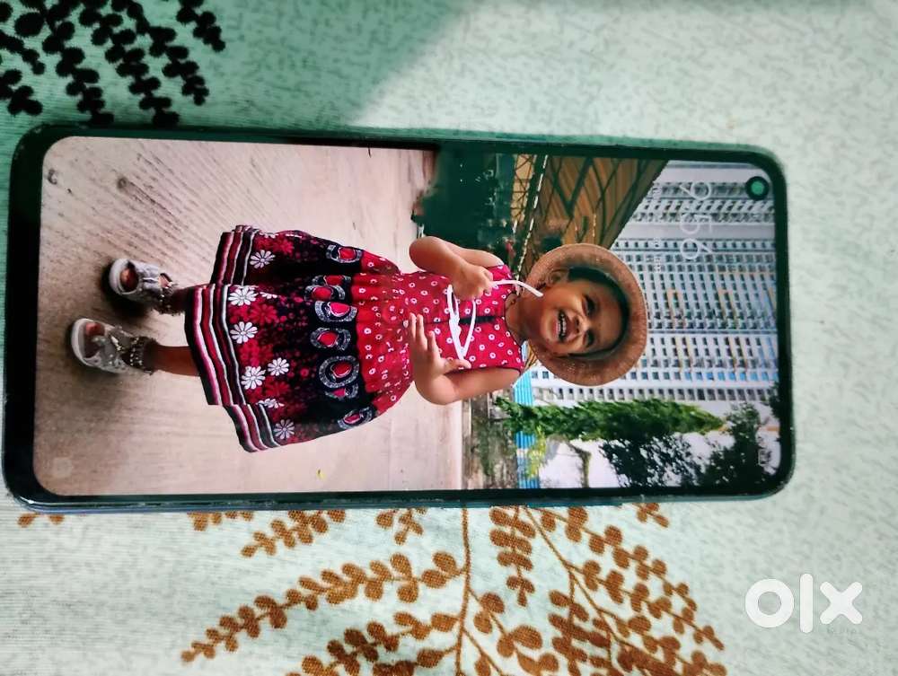 vivo Z1 Pro 4gb-64 gb good condition phone display change all ok