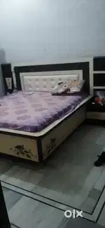Duble bed for sale 11000 .friz price 8000 new condition