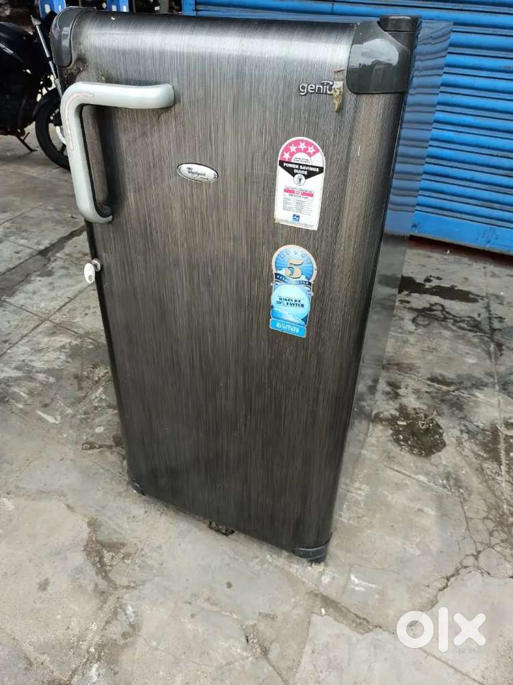 Good condition single door fridge