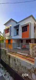 Beautiful house 3.25 cent house at sreekariyam chempazhanthy