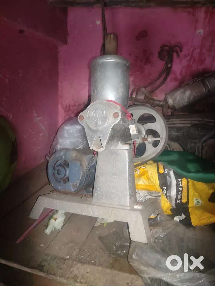 Juser hai ek dam thek hai bhout kaam chali hui hai