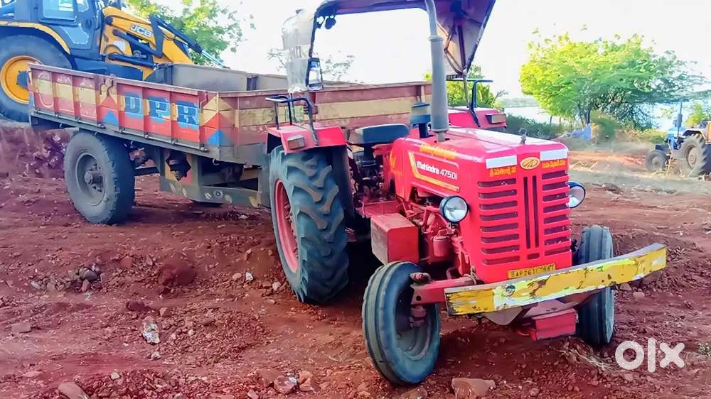 Eit bhatti tractor driver hona hai.