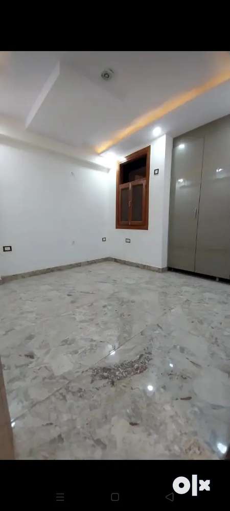 Semi furnished flat near yatharth hospital