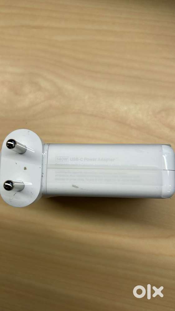 Apple 140w USB-C power adaopter