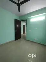 1bhk semi furnished flat on road