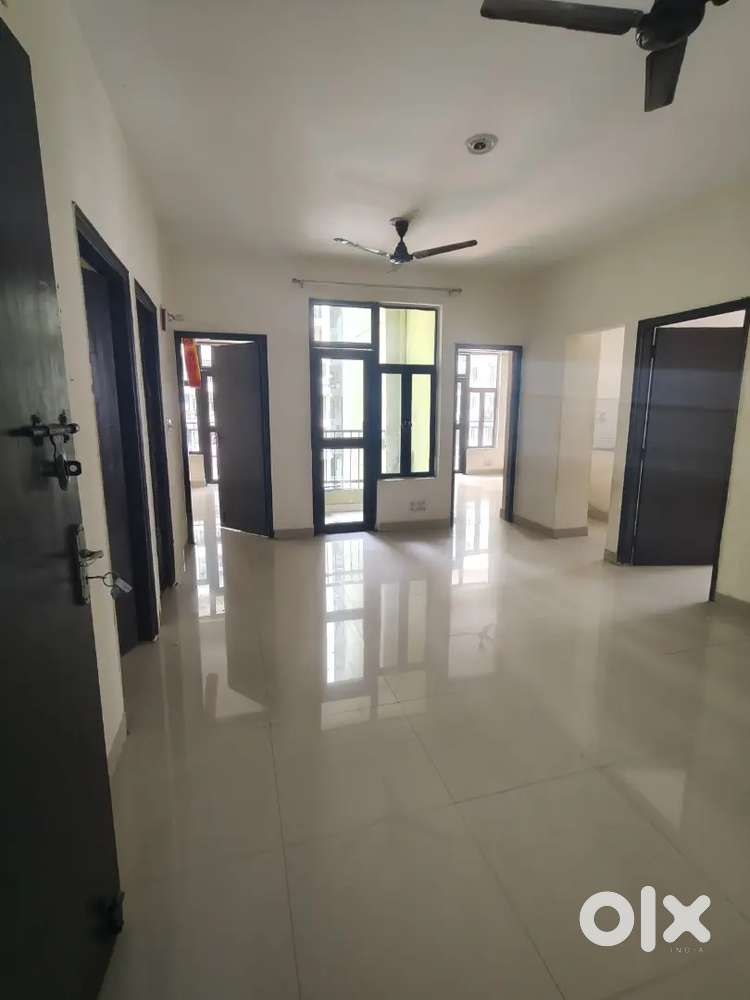 Unfurnished flat 4Bhk
