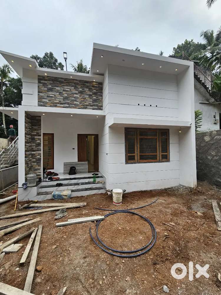 New house for sale Sreekaryam Santhipuram Ayirooppra