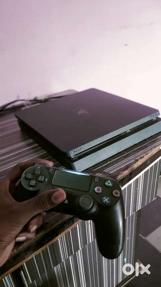 PS4 slim game