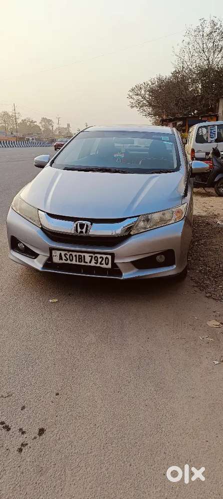 Honda City 2015 Top model push button start with sunroof