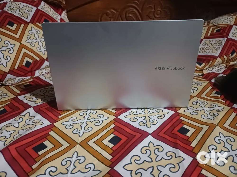 Asus Vivobook laptop