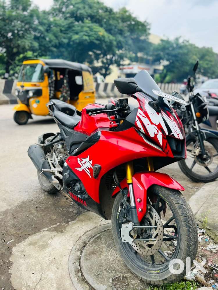 Yamaha R15 V4