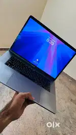 Macbook pro 15inch touchbar 2019