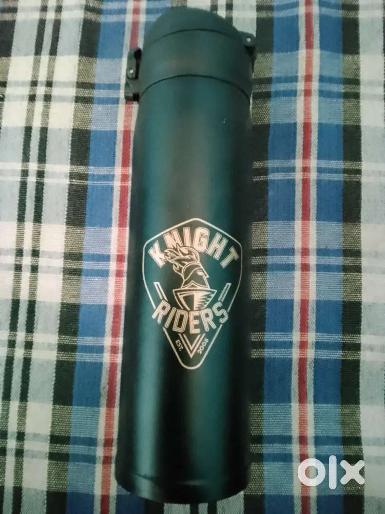 KKR themed Sipper Bottle.