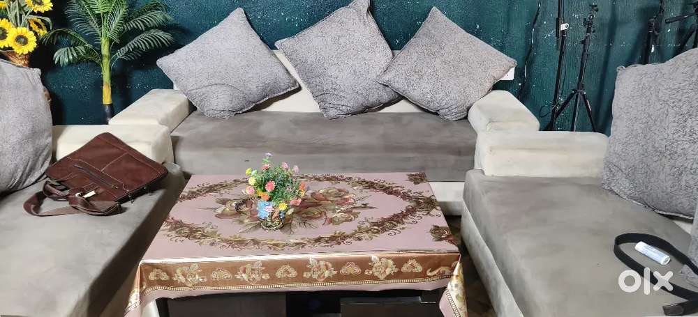7 Seater sofa set new Condition