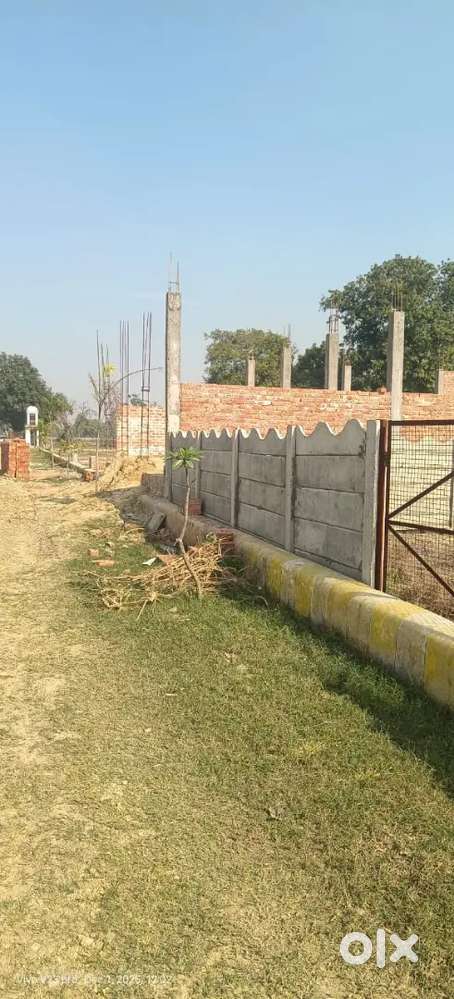 1000 sqft जमीन लखनऊ में अमूल दूध डेरी से 5 मिनट कि दूरी पर