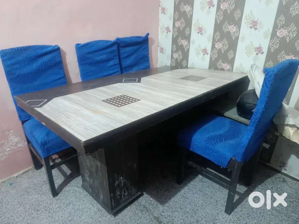 Dinning table 4chair urgent sell