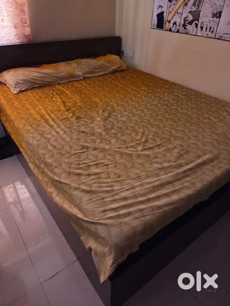Wakefit Queen Bed with Mattress