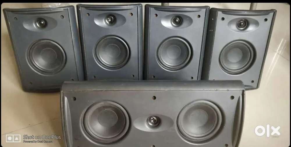 Cerwin Vega 5 big satellite speakers. With double magnet. Rs 19,999.