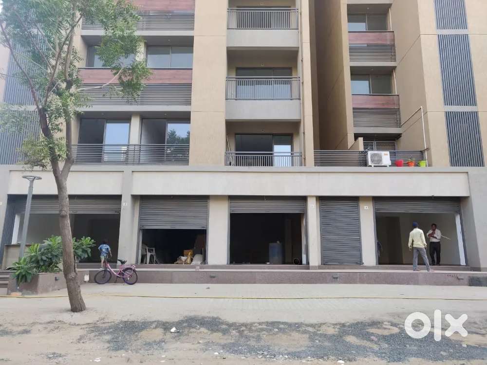 Rent shop prime location