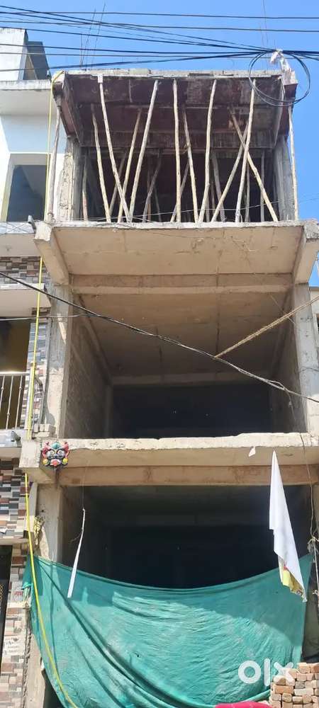 15×45 parking, lift available