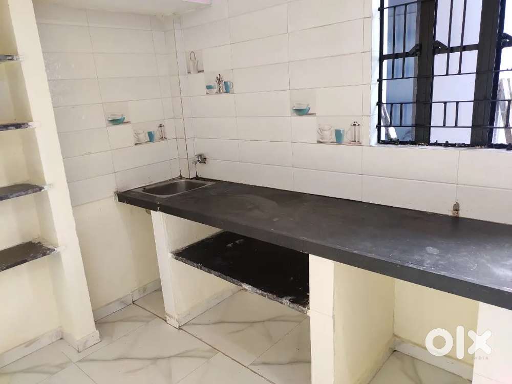 Unfurnished and indipendent area