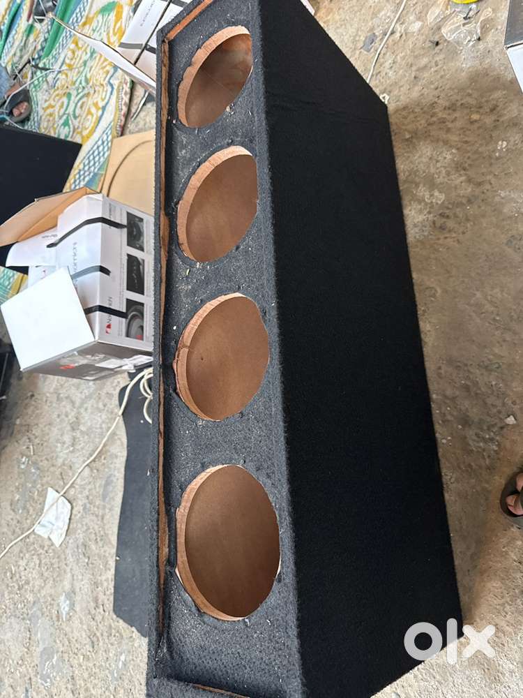 Car 4 mid speaker box