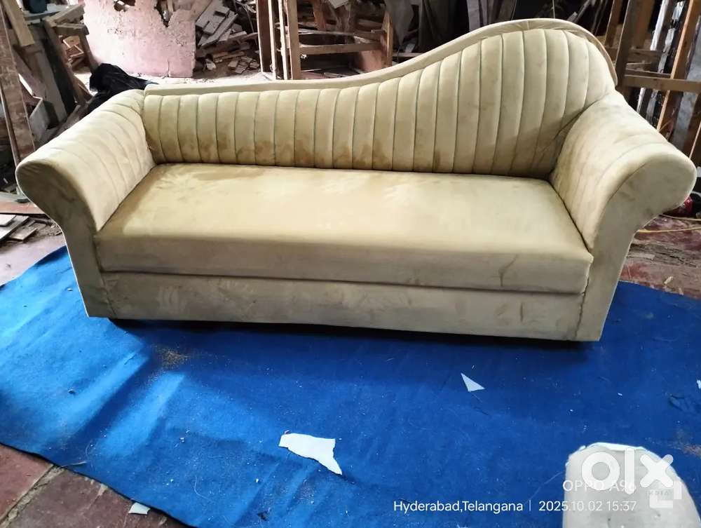 LUXURIOUS SOFA MANUFACTURING PRODUCT LIMITED QUANTITIES MAKING1