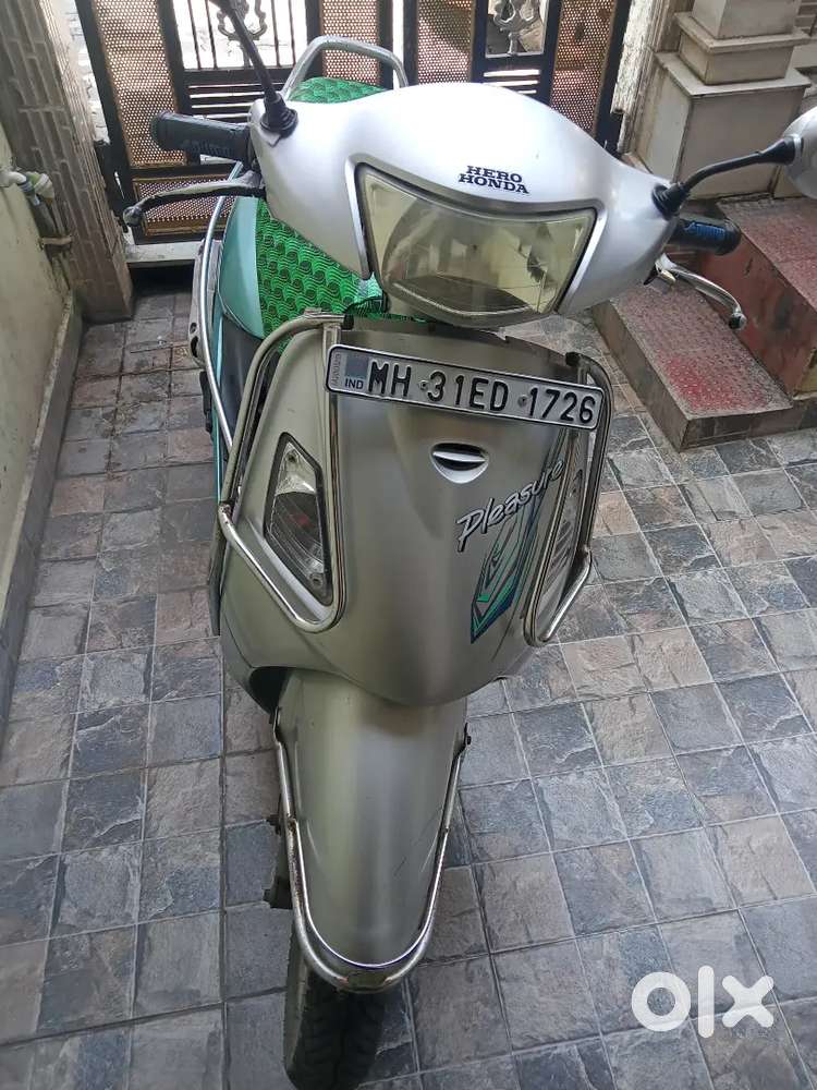 Selling my pleasure scooty in just 26000