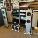 Vienna acoutics speaker