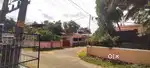 18 cent plot with an old house at kuttur, thrissur