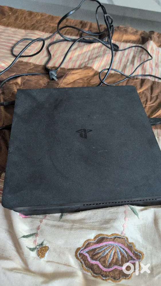 PS4 play station  slim