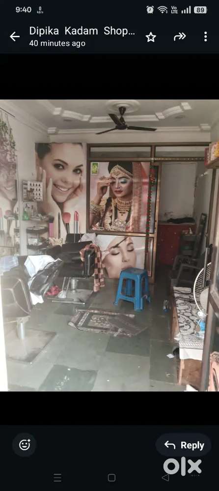 शॉप भाडे से देना है ये शॉप पार्लर का दिया हुआ है अभी वो खाली कर रहे .